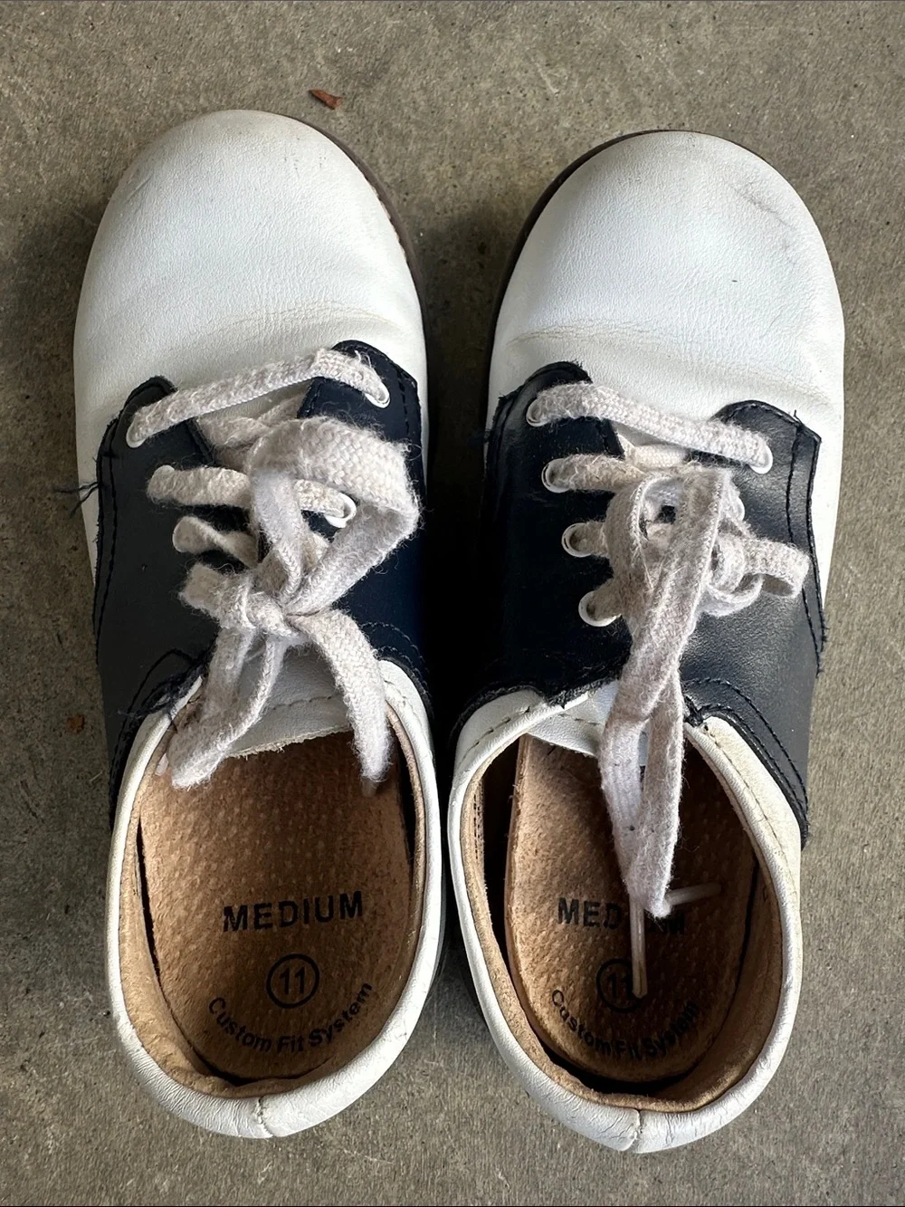 Footmates Cheer Kids Two-Tone White and Navy Leather Shoes kids 11